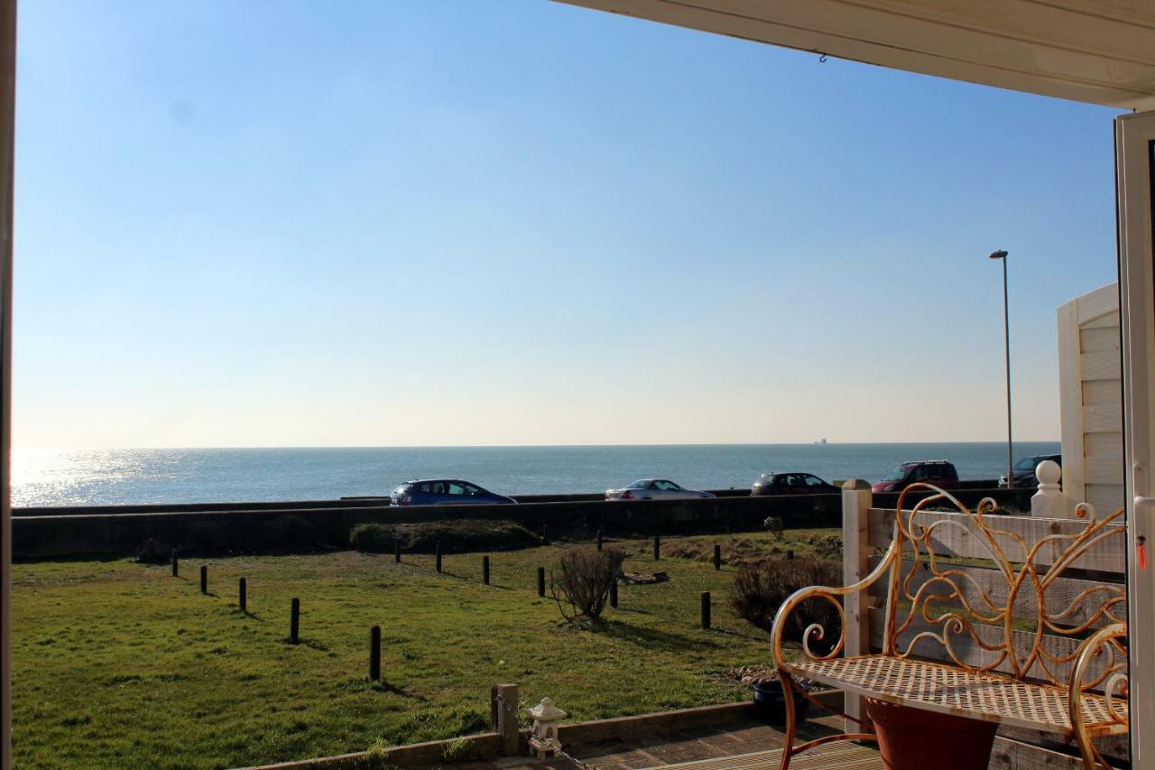Pebbles Beach House By Air Premier Сіфорд Екстер'єр фото