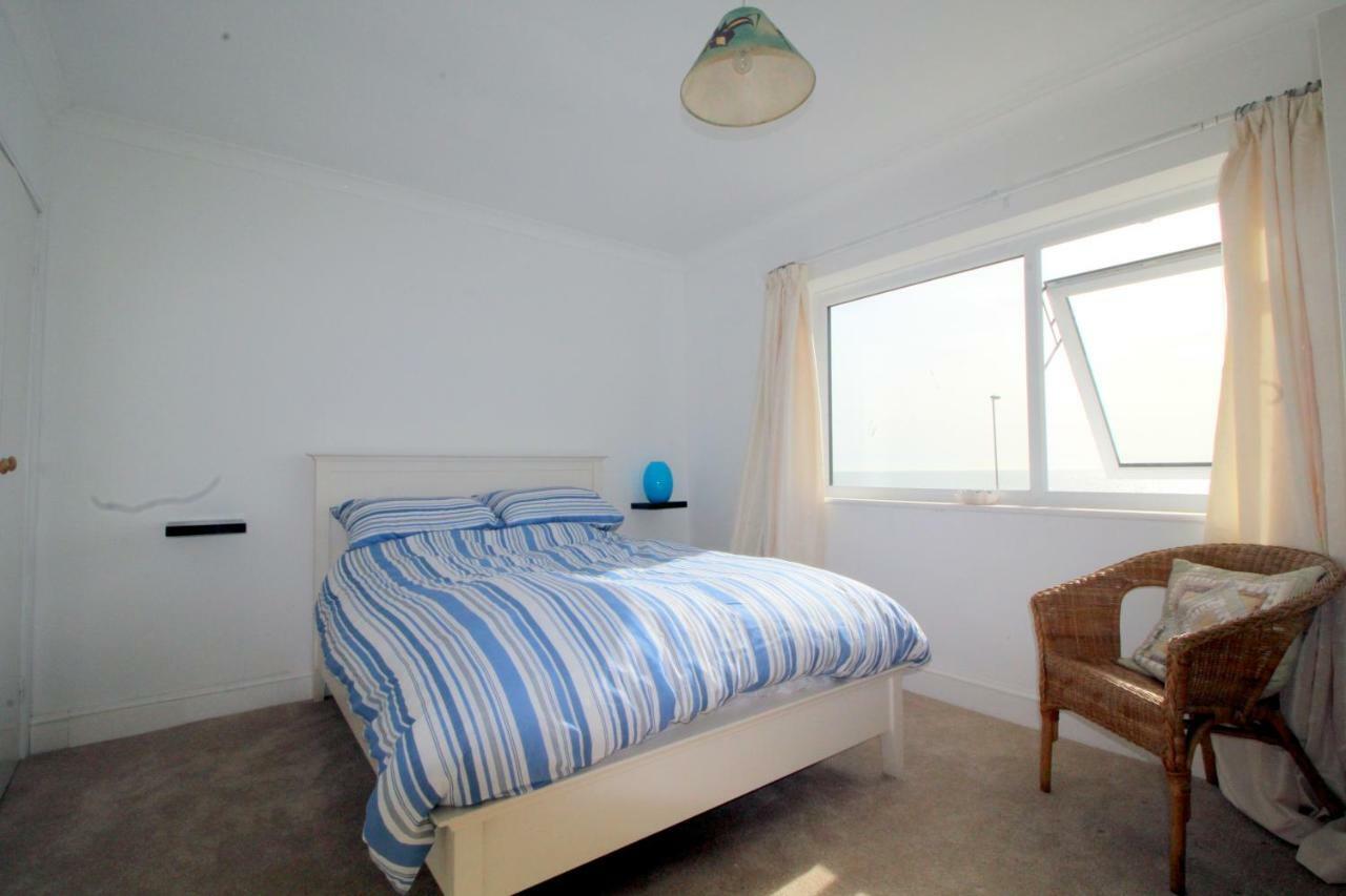 Pebbles Beach House By Air Premier Сіфорд Екстер'єр фото
